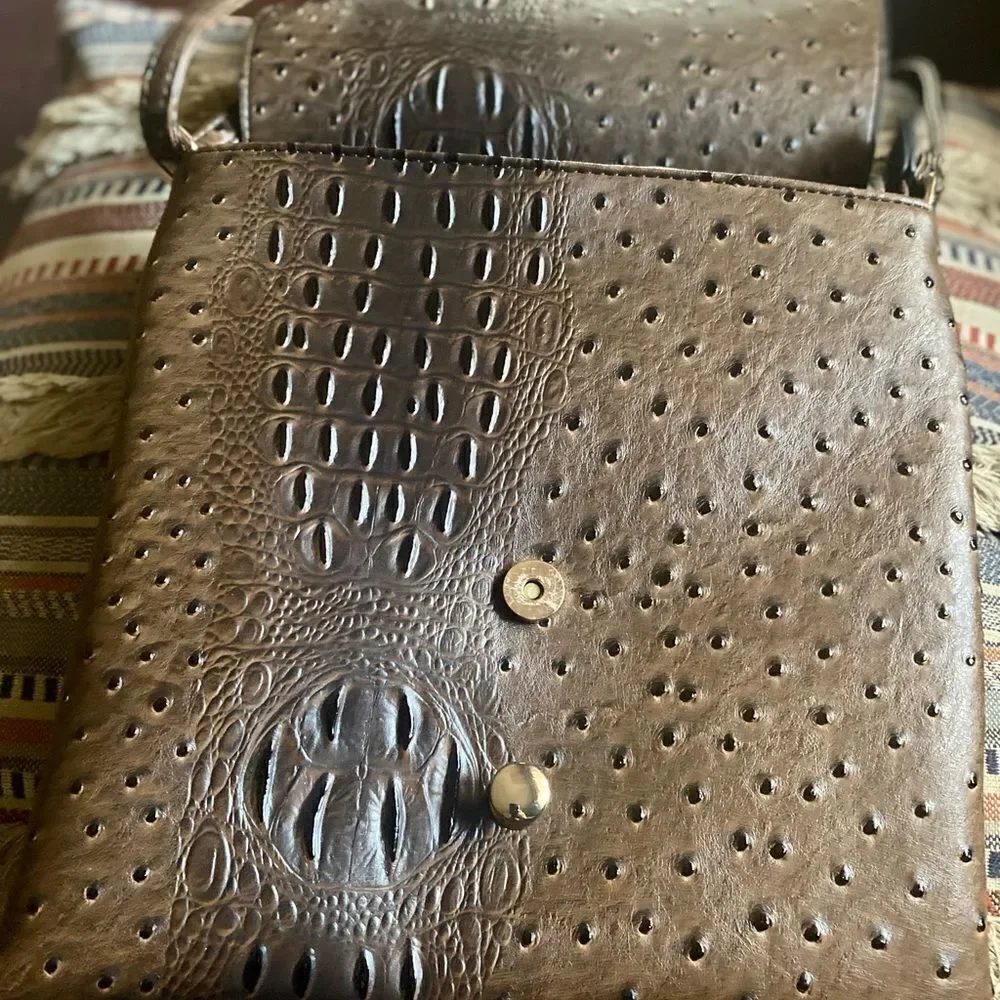 Vegan Alligator Crossbody Purse - Picture 6 of 6